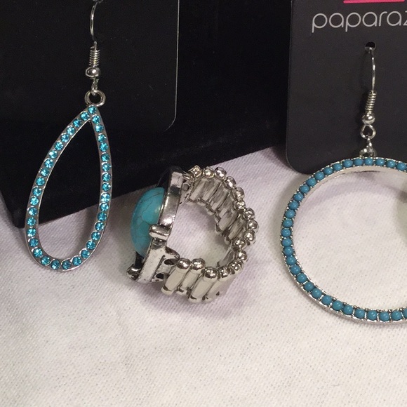 Blue Trio: 2 Earrings & 1 Ring. - Picture 3 of 6
